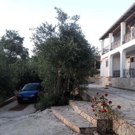 Helios & Elia Family Apartment Liapades Exterior photo