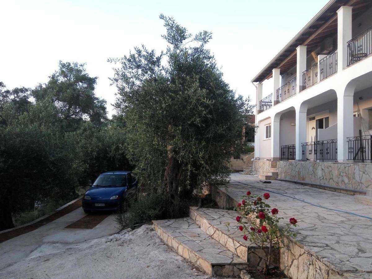 Helios & Elia Family Apartment Liapades Exterior photo